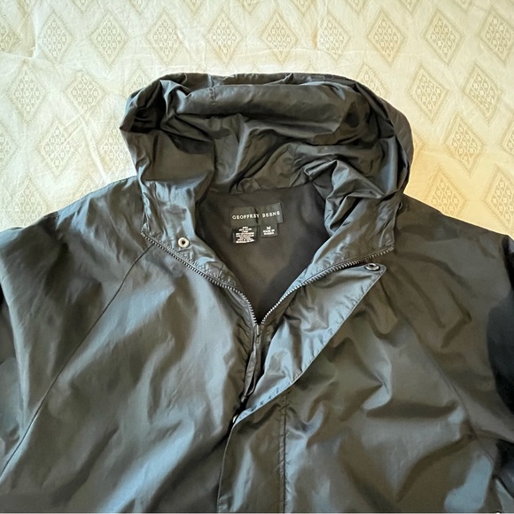 Geoffrey Beene Full Zip Snap Up Hooded Lightweight Windbreaker Black Size Medium - Picture 10 of 16